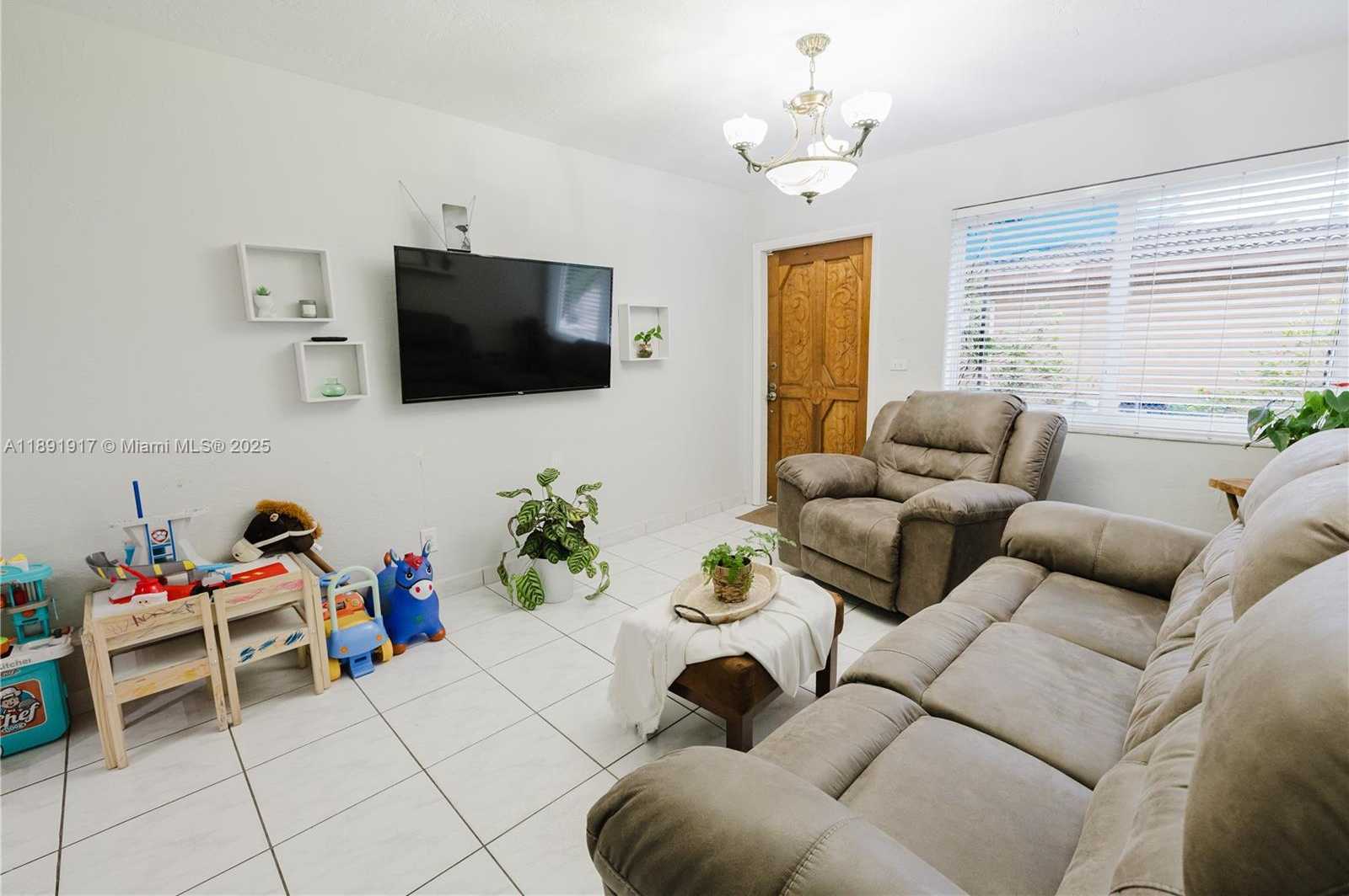 Small Image of 2211 SOUTH WEST 75TH AVE, Miami Number 2