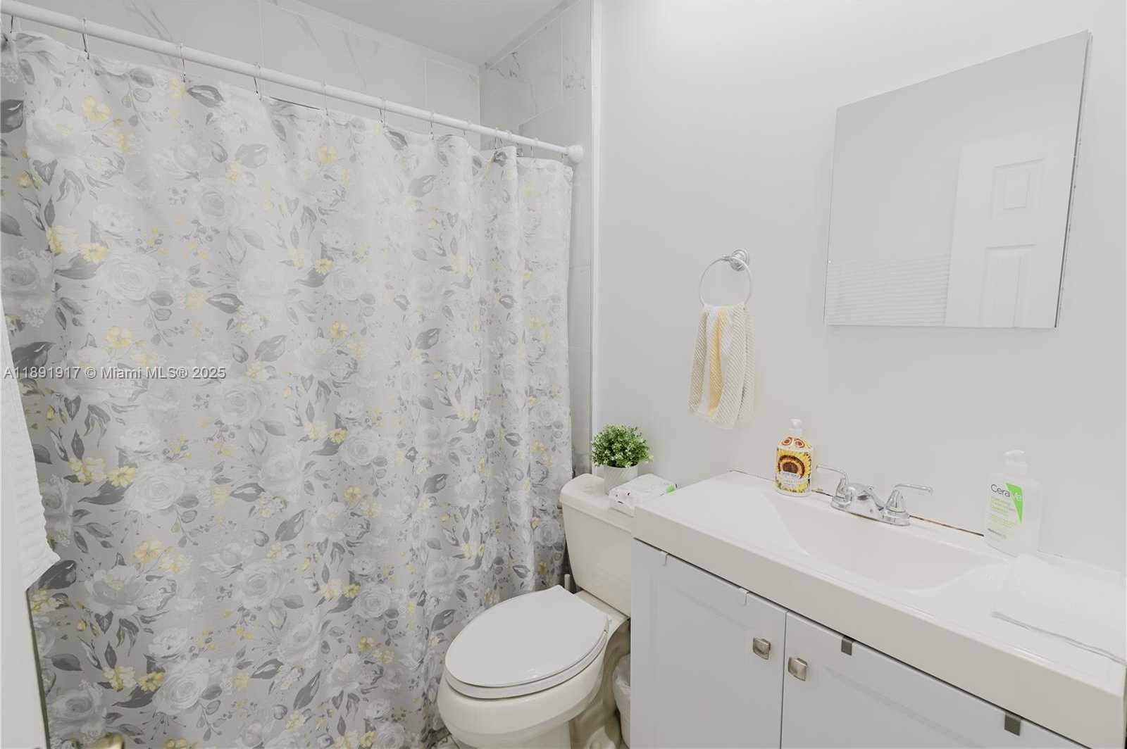Small Image of 2211 SOUTH WEST 75TH AVE, Miami Number 4