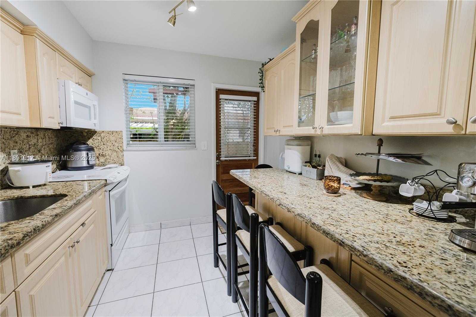 Small Image of 2211 SOUTH WEST 75TH AVE, Miami Number 6