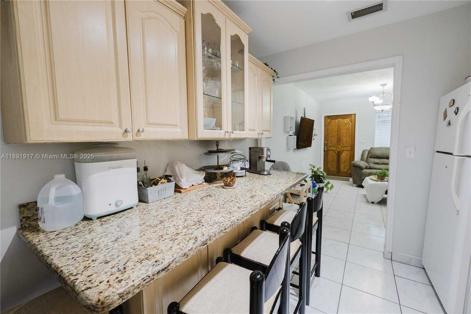 Small Image of 2211 SOUTH WEST 75TH AVE, Miami Number 7