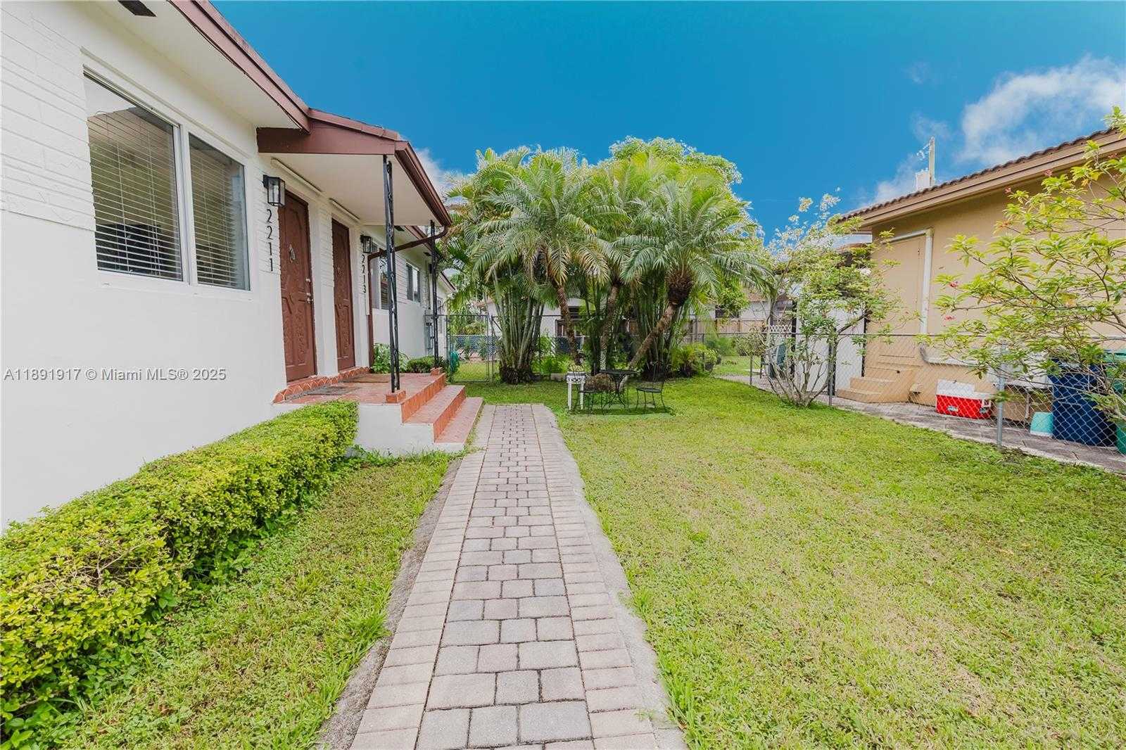 Small Image of 2211 SOUTH WEST 75TH AVE, Miami Number 8