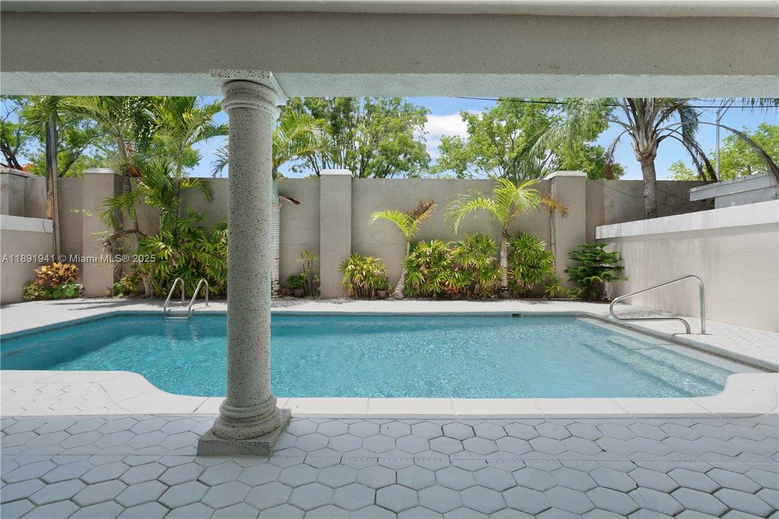 Small Image of 1769 WA KEE NA DR #-, Miami Number 19
