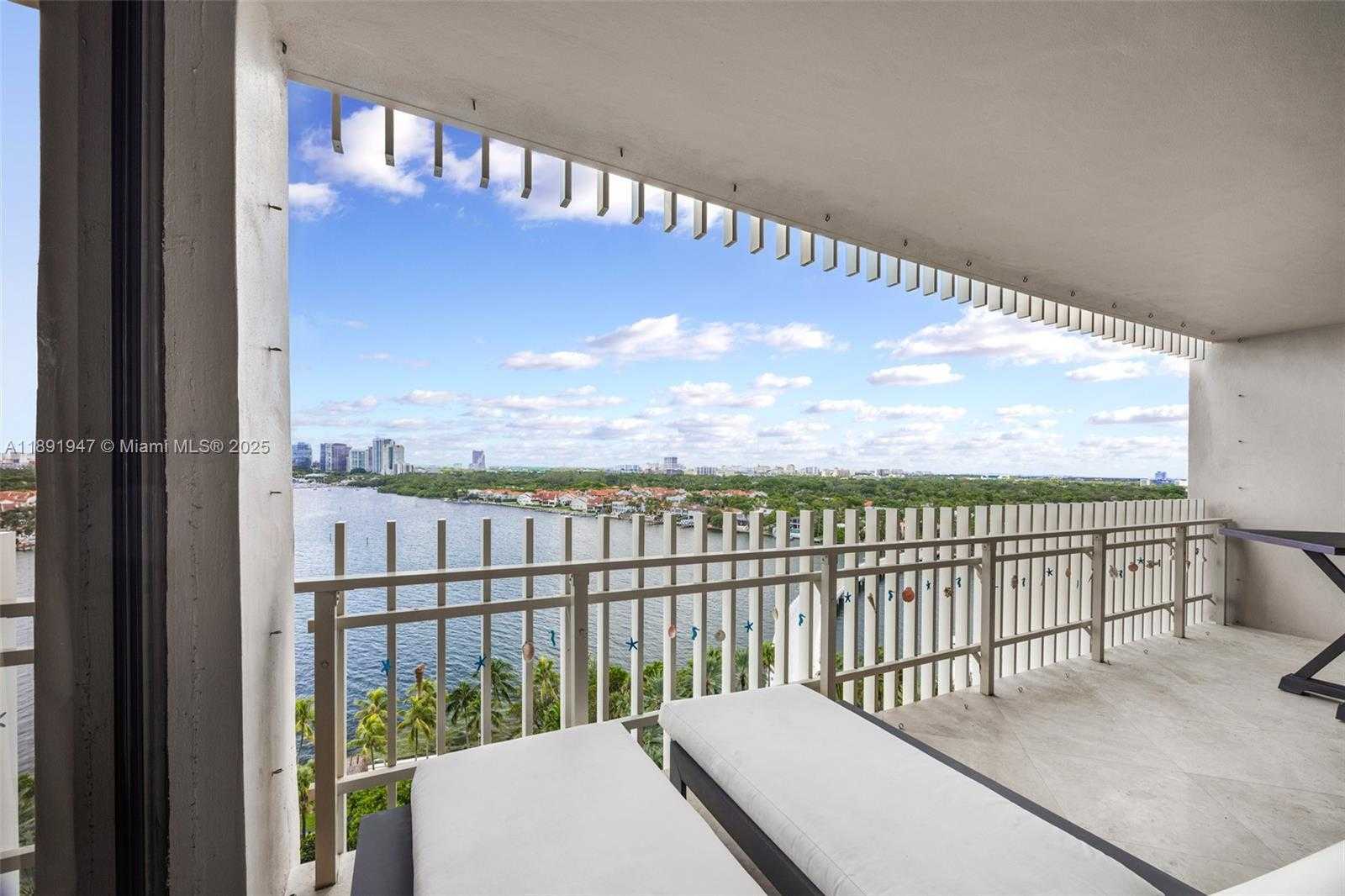 Small Image of 1 GROVE ISLE DR #A1508, Coconut Grove Number 3