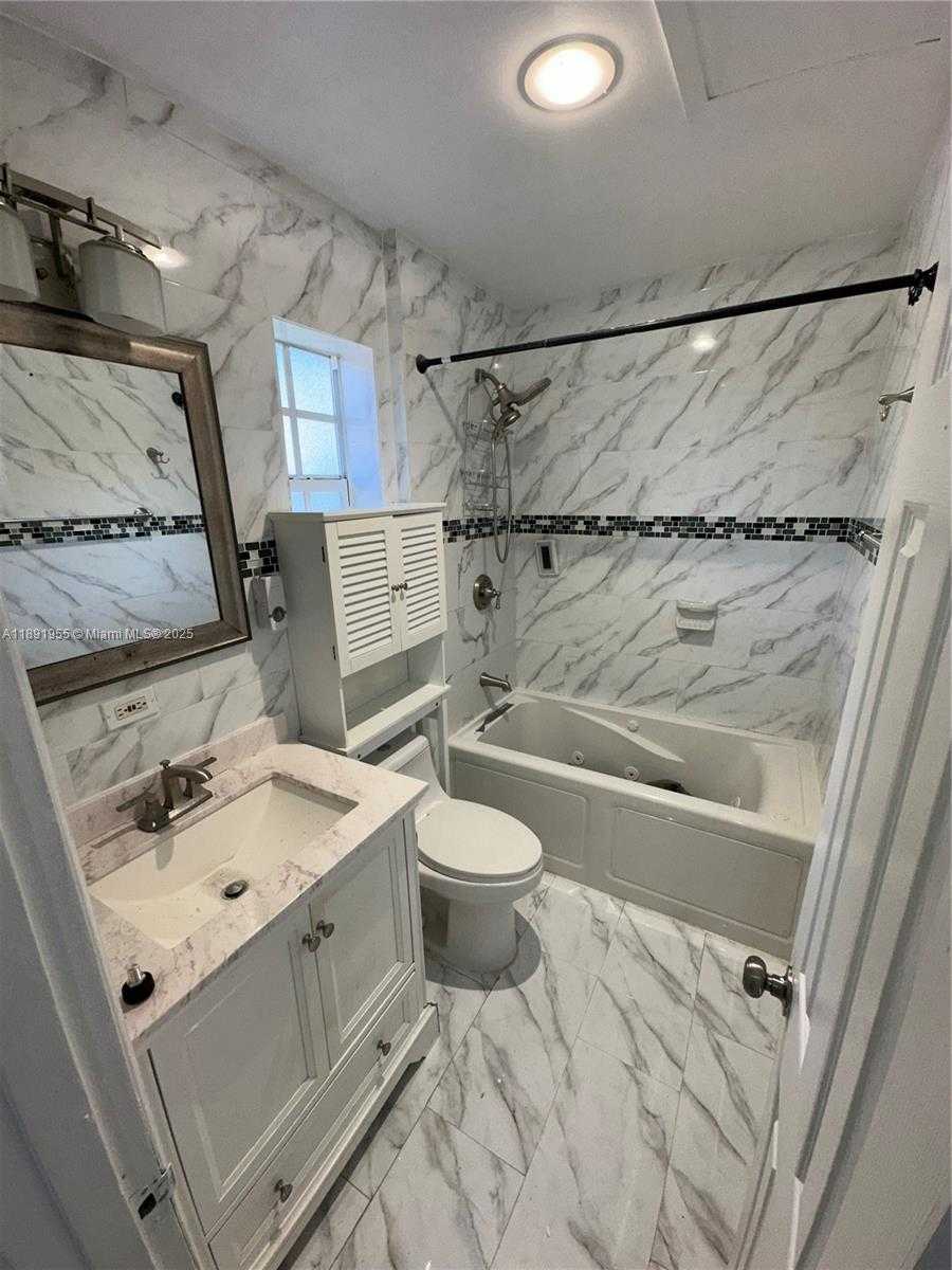 Small Image of 6439 SW 7TH ST #1, Pembroke Pines Number 12