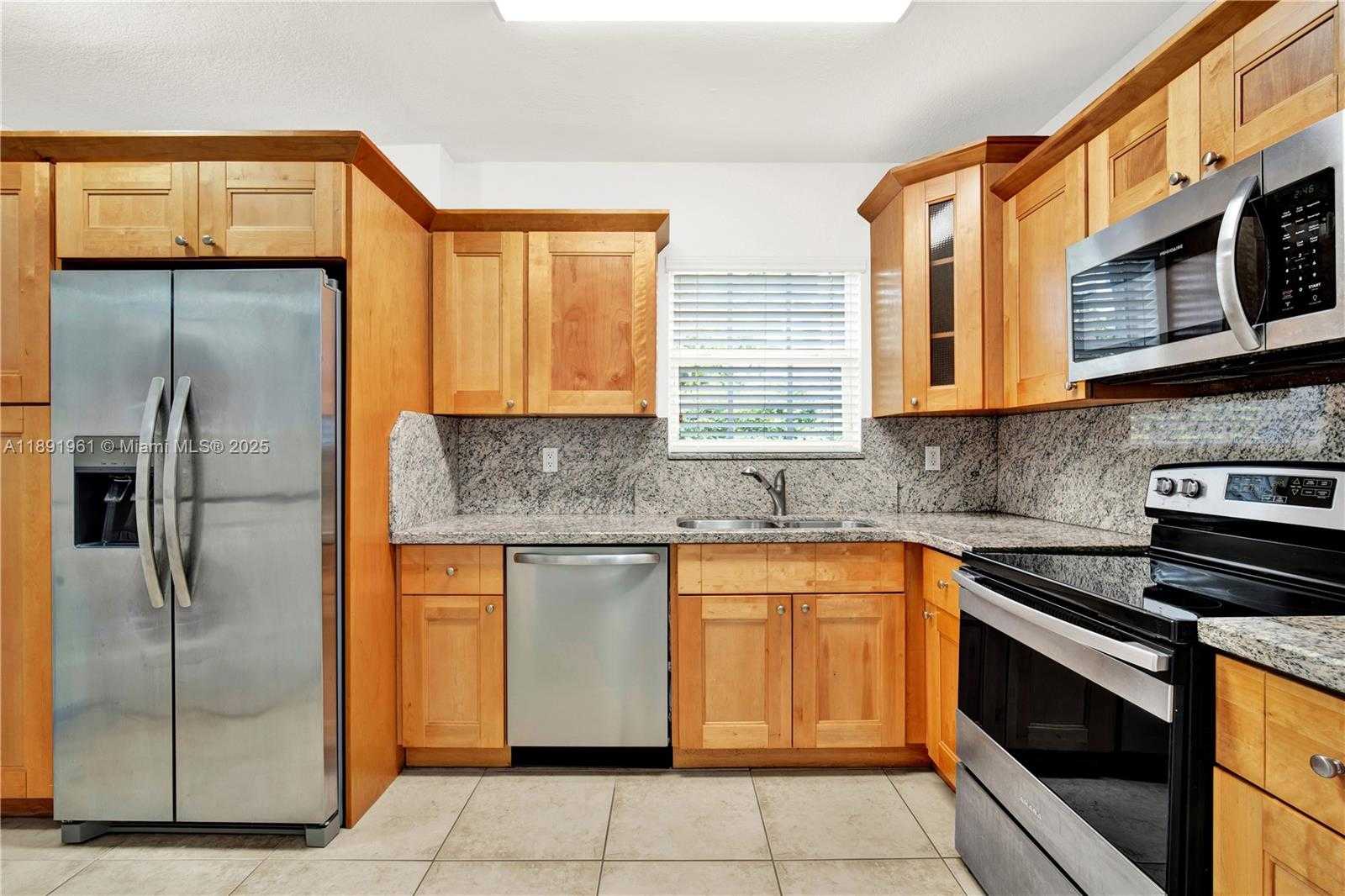 Small Image of 331 SANTANDER AVE #335, Coral Gables Number 7