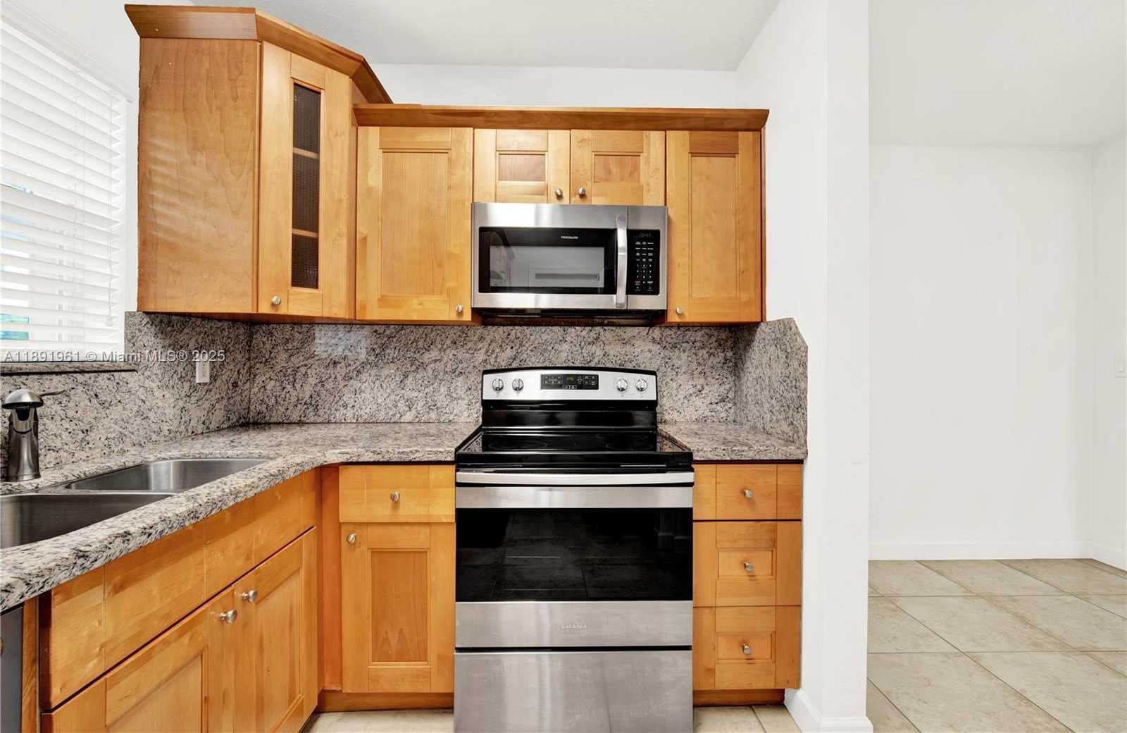 Small Image of 331 SANTANDER AVE #335, Coral Gables Number 8