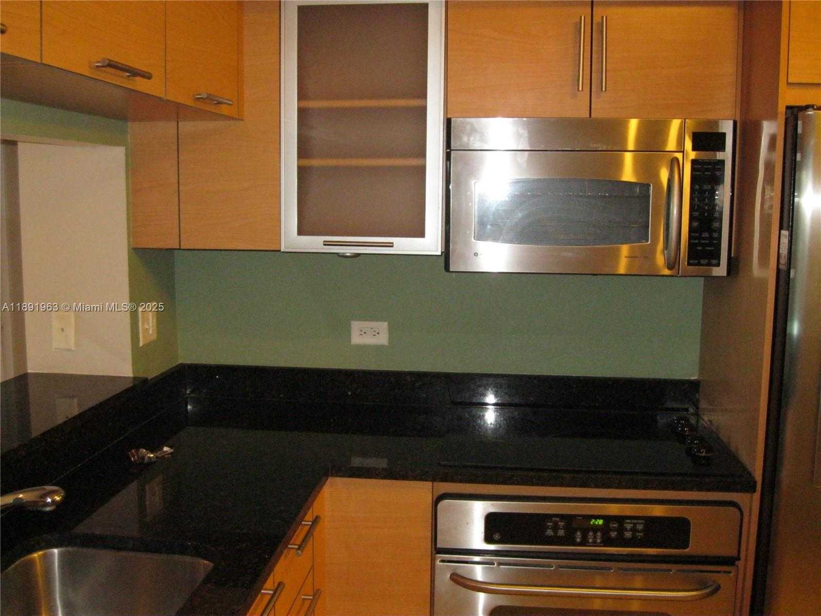 Small Image of 31 SOUTH EAST 5 ST #1210, Miami Number 13