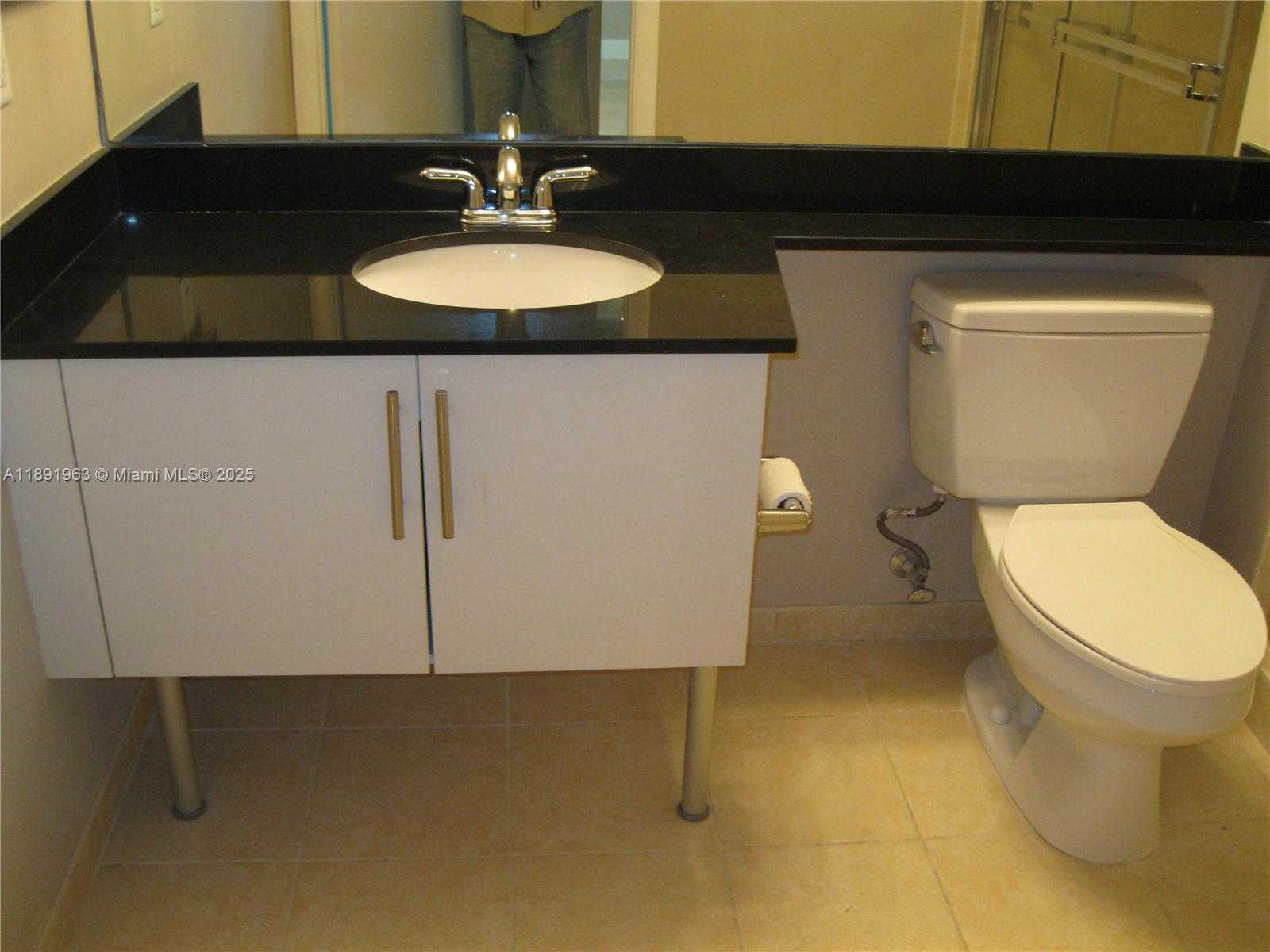 Small Image of 31 SOUTH EAST 5 ST #1210, Miami Number 21