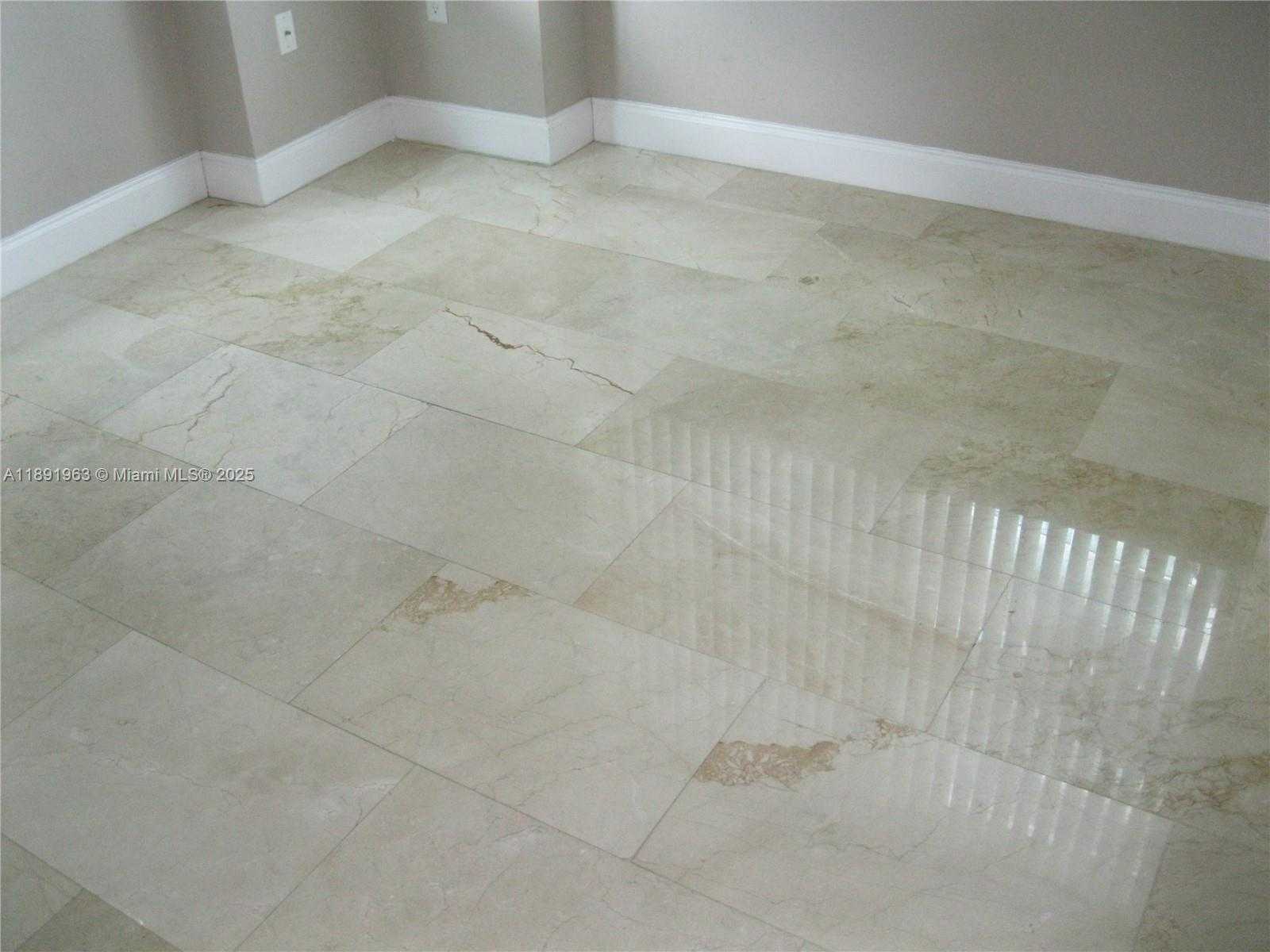 Small Image of 31 SOUTH EAST 5 ST #1210, Miami Number 22