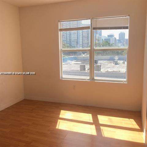 Small Image of 7326 COLLINS AVE #304, Miami Beach Number 10