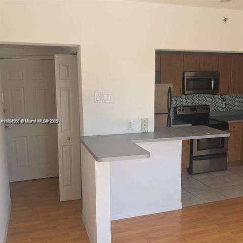 Small Image of 7326 COLLINS AVE #304, Miami Beach Number 2