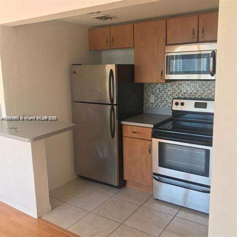 Small Image of 7326 COLLINS AVE #304, Miami Beach Number 4