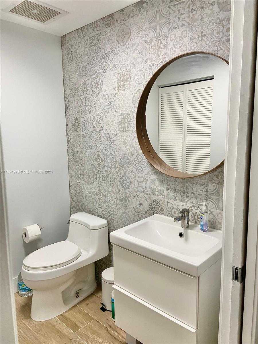 Small Image of 3470 EAST COAST AVE #H1513, Miami Number 6