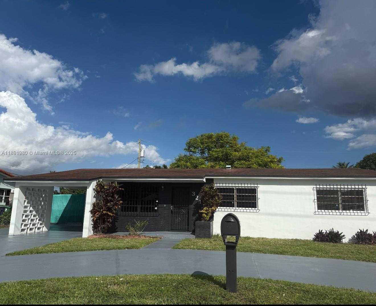 Small Image of 3211 SOUTH WEST 107TH AVE, Miami Number 2
