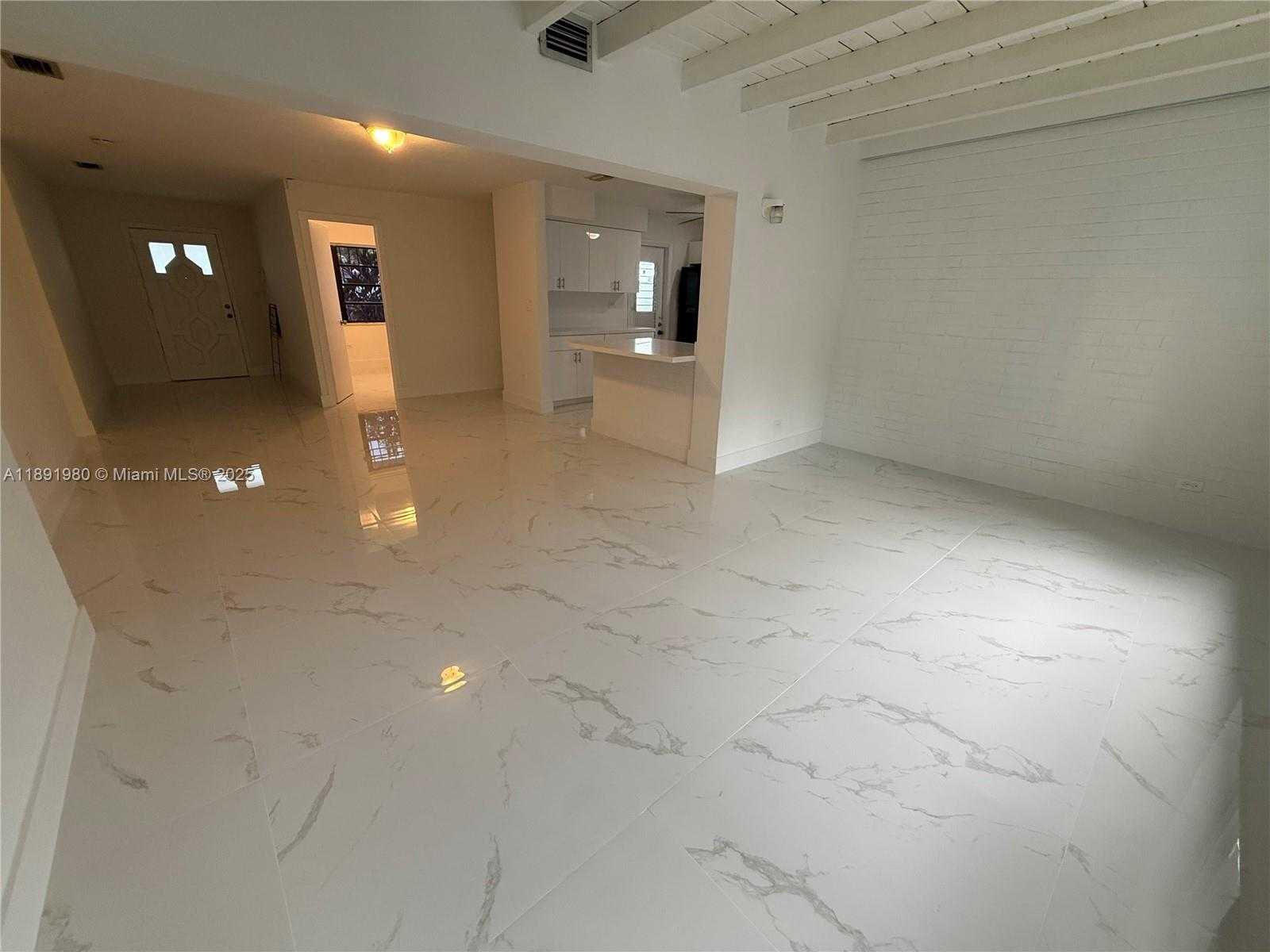 Small Image of 3211 SOUTH WEST 107TH AVE, Miami Number 5
