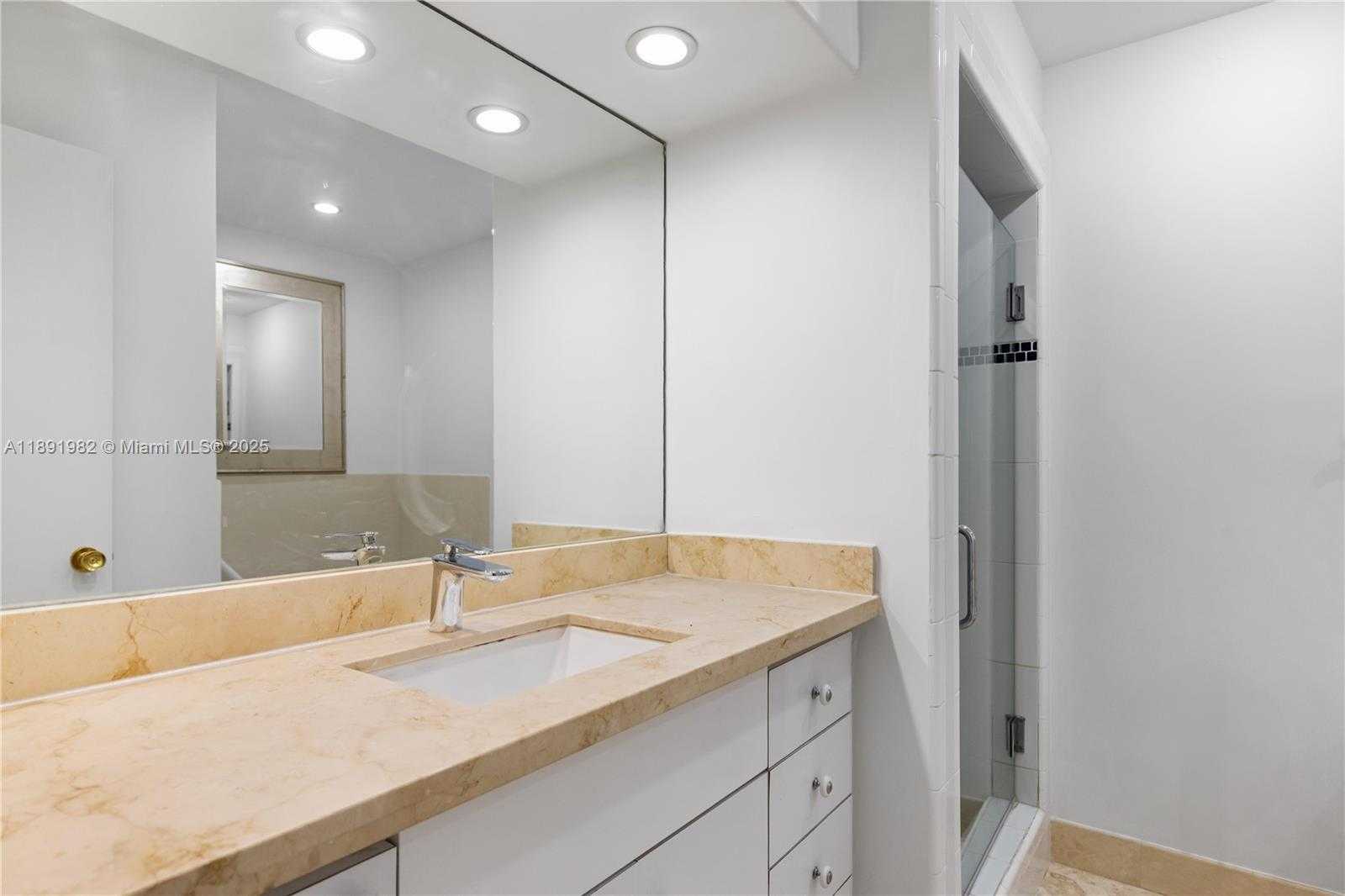 Small Image of 4925 COLLINS AVE #6G, Miami Beach Number 15