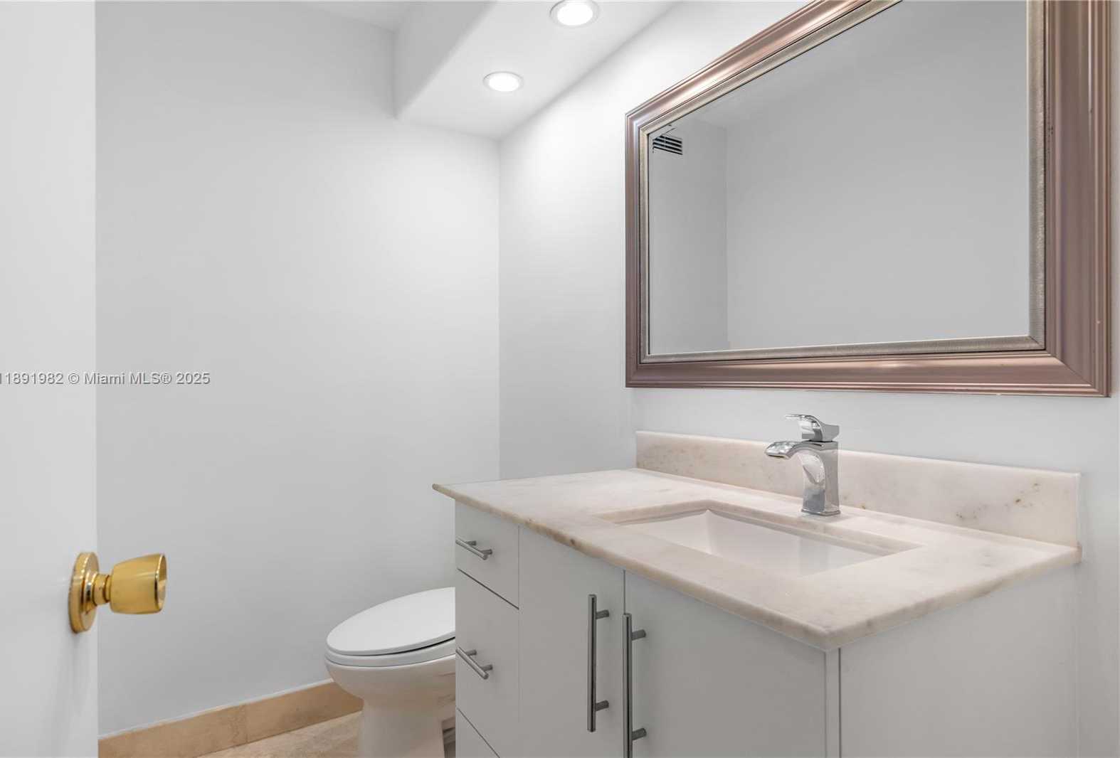 Small Image of 4925 COLLINS AVE #6G, Miami Beach Number 19