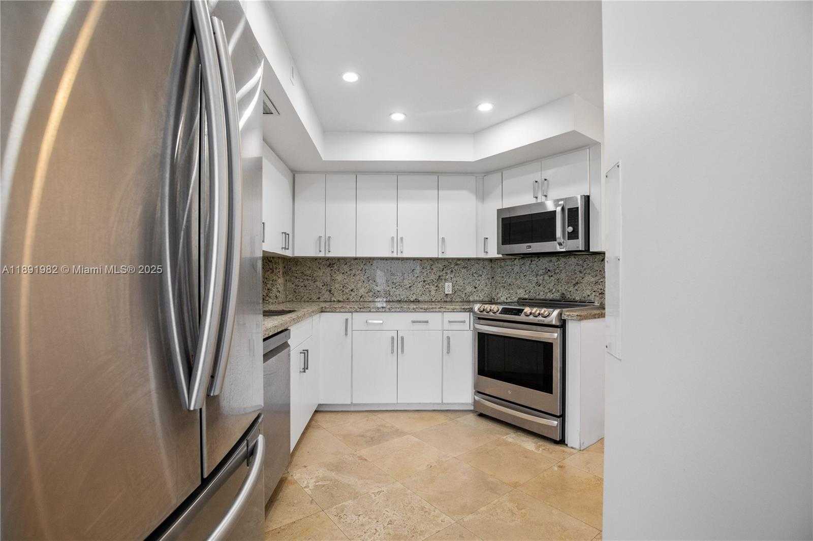 Small Image of 4925 COLLINS AVE #6G, Miami Beach Number 20