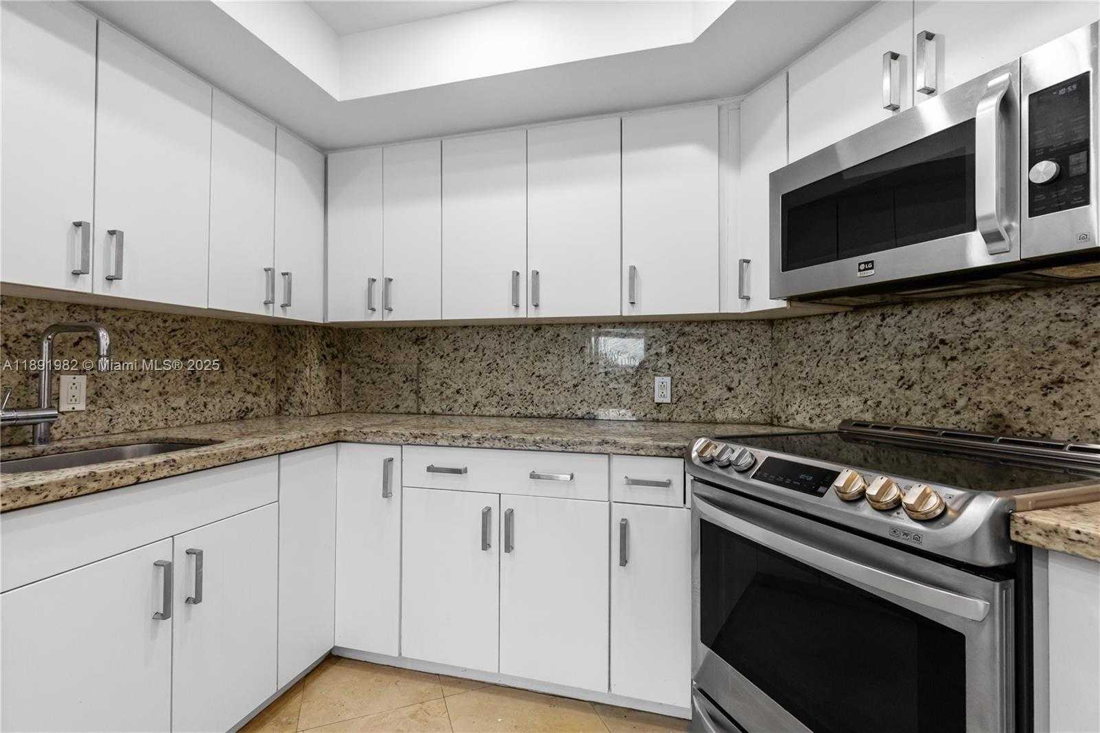 Small Image of 4925 COLLINS AVE #6G, Miami Beach Number 23