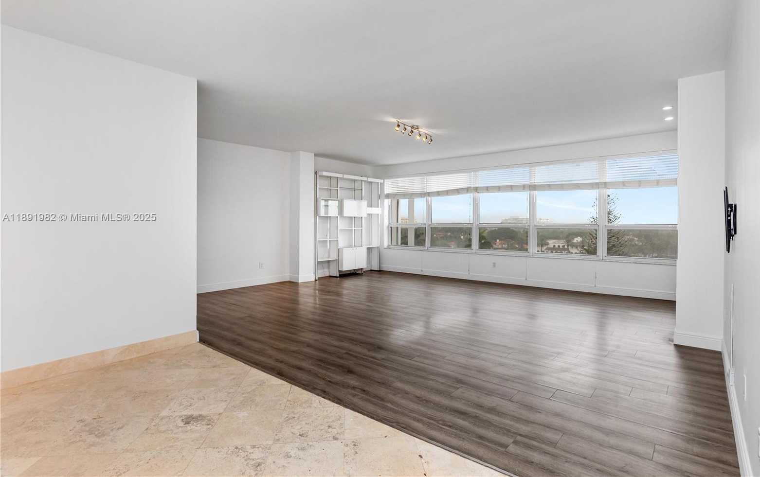 Small Image of 4925 COLLINS AVE #6G, Miami Beach Number 26