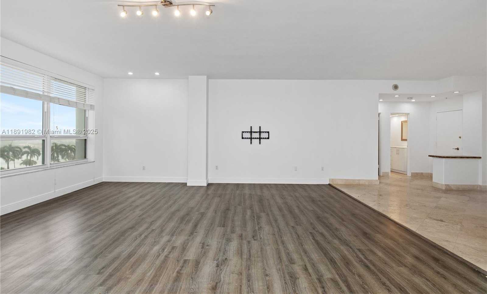 Small Image of 4925 COLLINS AVE #6G, Miami Beach Number 33