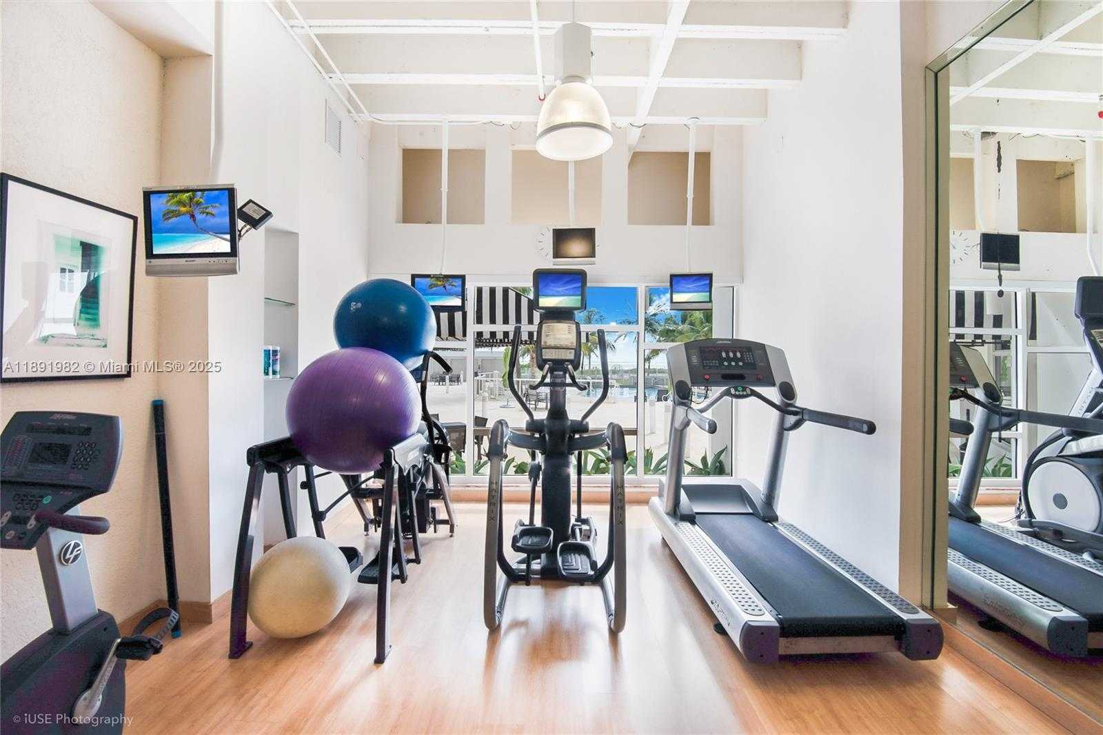 Small Image of 4925 COLLINS AVE #6G, Miami Beach Number 38