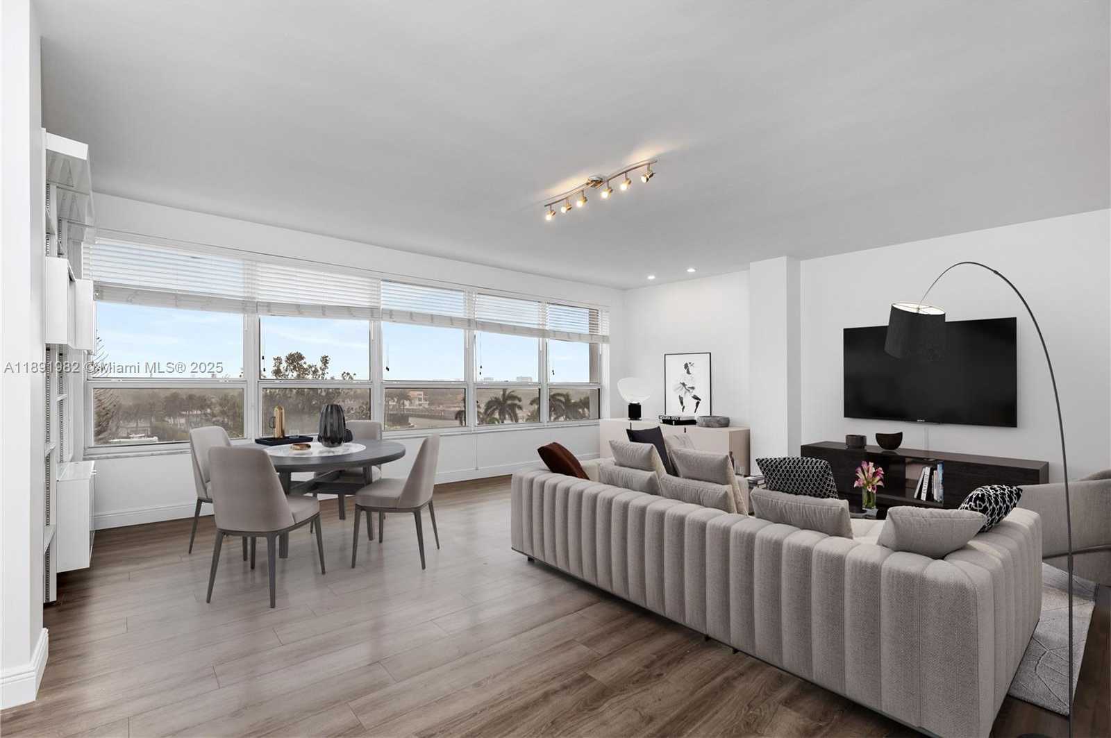 Small Image of 4925 COLLINS AVE #6G, Miami Beach Number 7