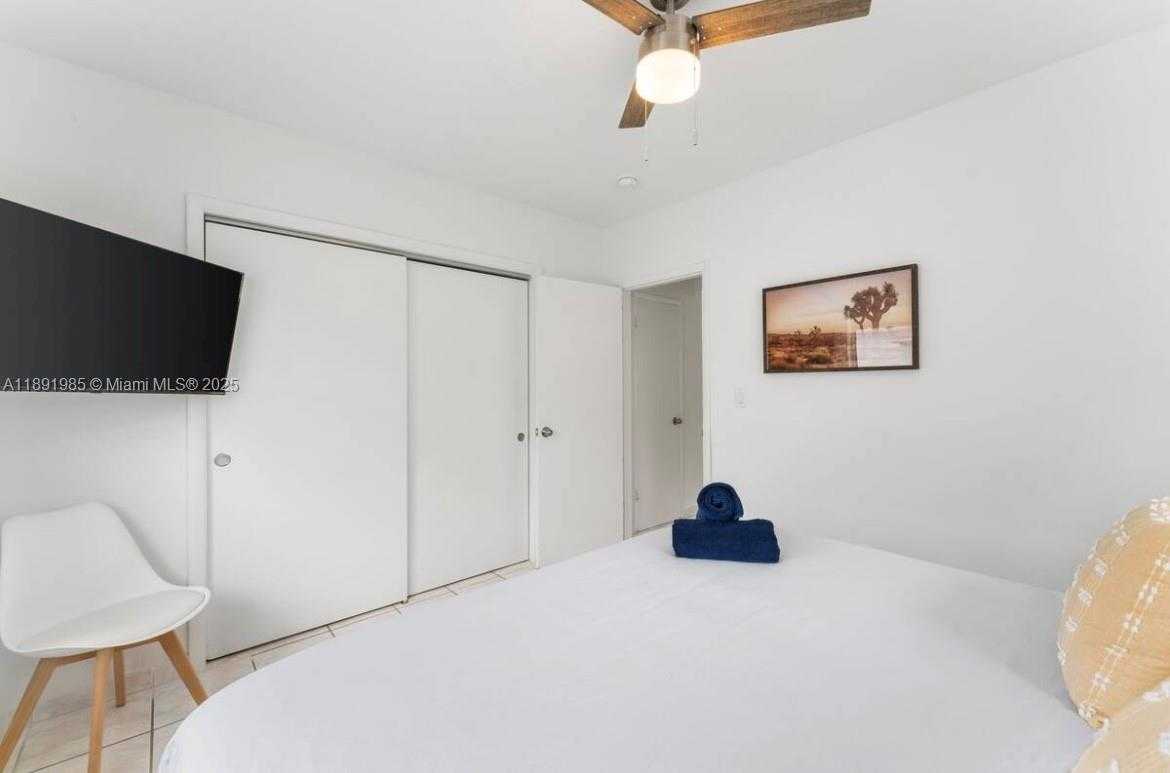 Small Image of 7721 HARDING AVE #8, Miami Beach Number 13
