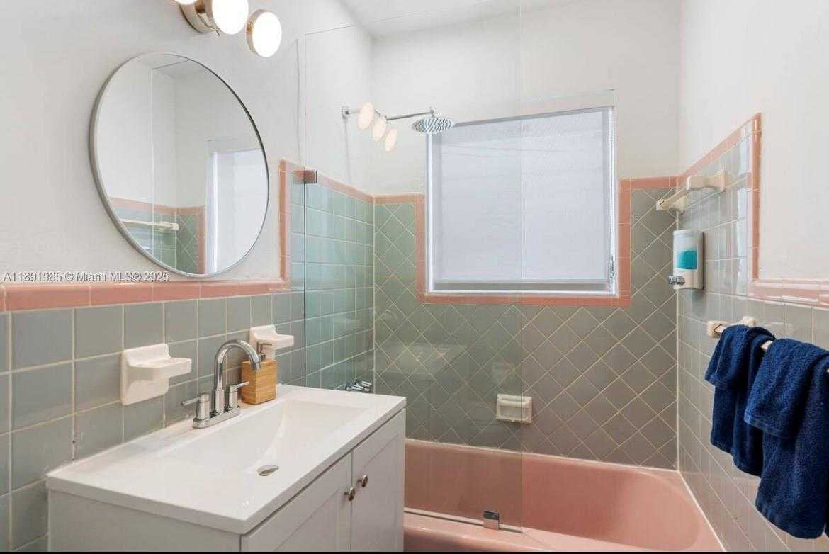Small Image of 7721 HARDING AVE #8, Miami Beach Number 14