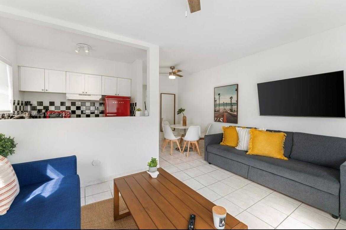 Small Image of 7721 HARDING AVE #8, Miami Beach Number 4