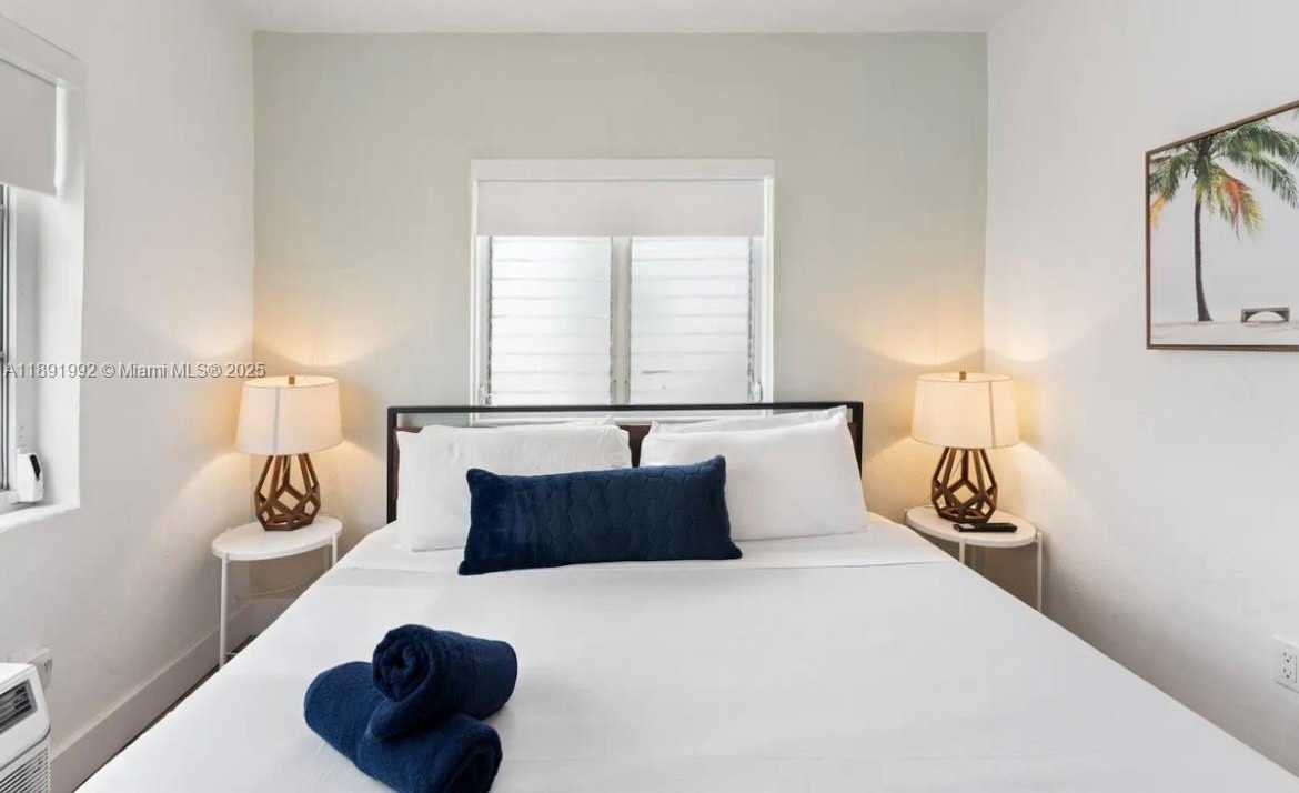 Small Image of 7721 HARDING AVE #4, Miami Beach Number 13