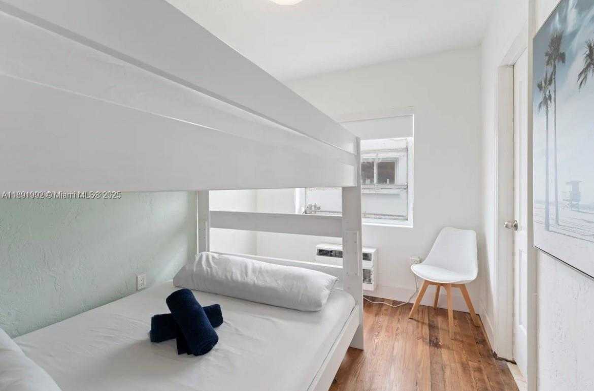 Small Image of 7721 HARDING AVE #4, Miami Beach Number 14