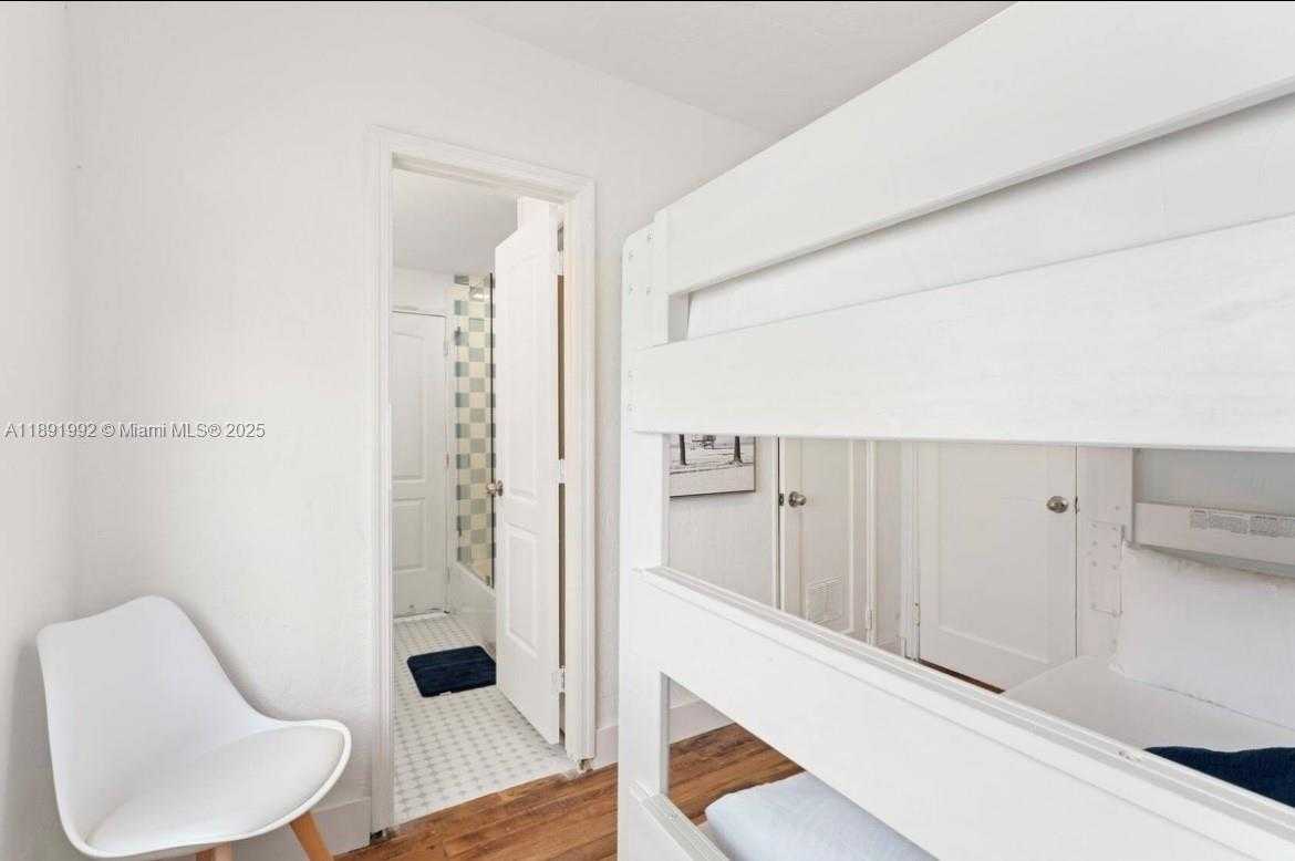Small Image of 7721 HARDING AVE #4, Miami Beach Number 16