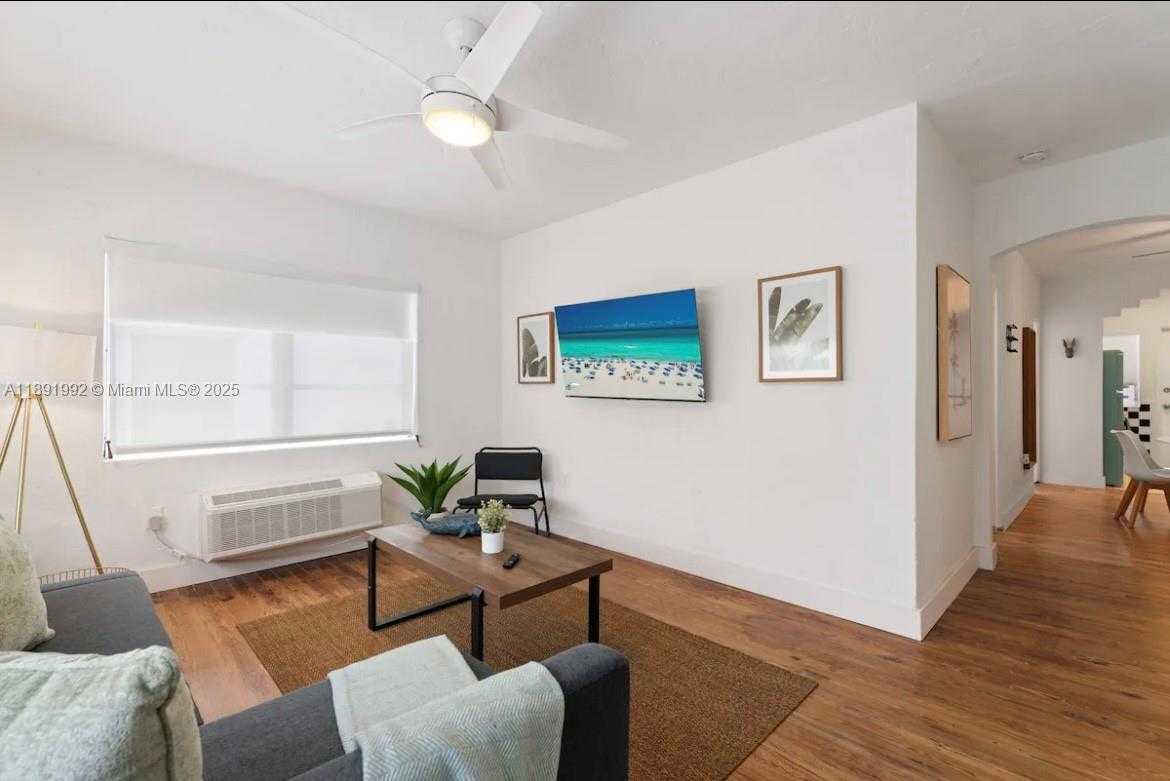 Small Image of 7721 HARDING AVE #4, Miami Beach Number 2
