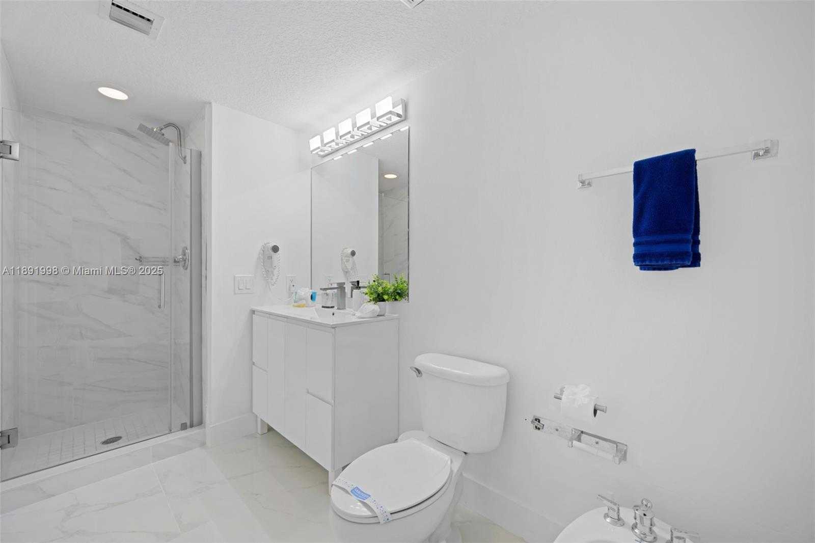 Small Image of 18100 NORTH BAY RD #708, Sunny Isles Beach Number 16