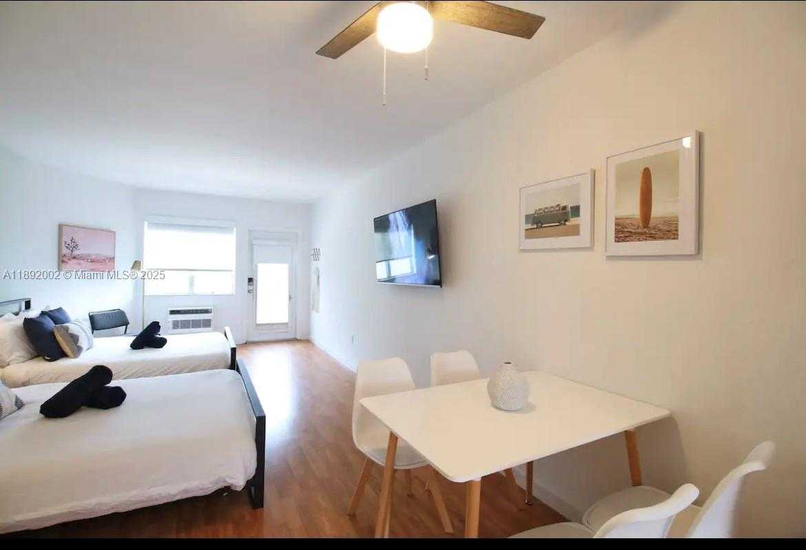 Small Image of 7721 HARDING AVE #9, Miami Beach Number 2