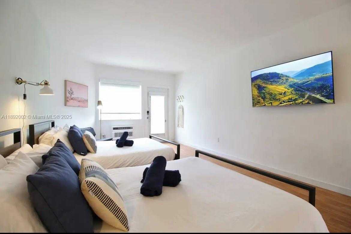 Small Image of 7721 HARDING AVE #9, Miami Beach Number 5