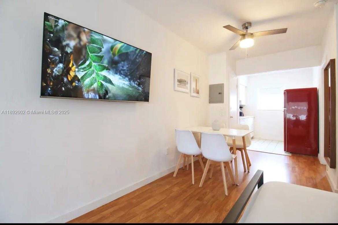 Small Image of 7721 HARDING AVE #9, Miami Beach Number 6