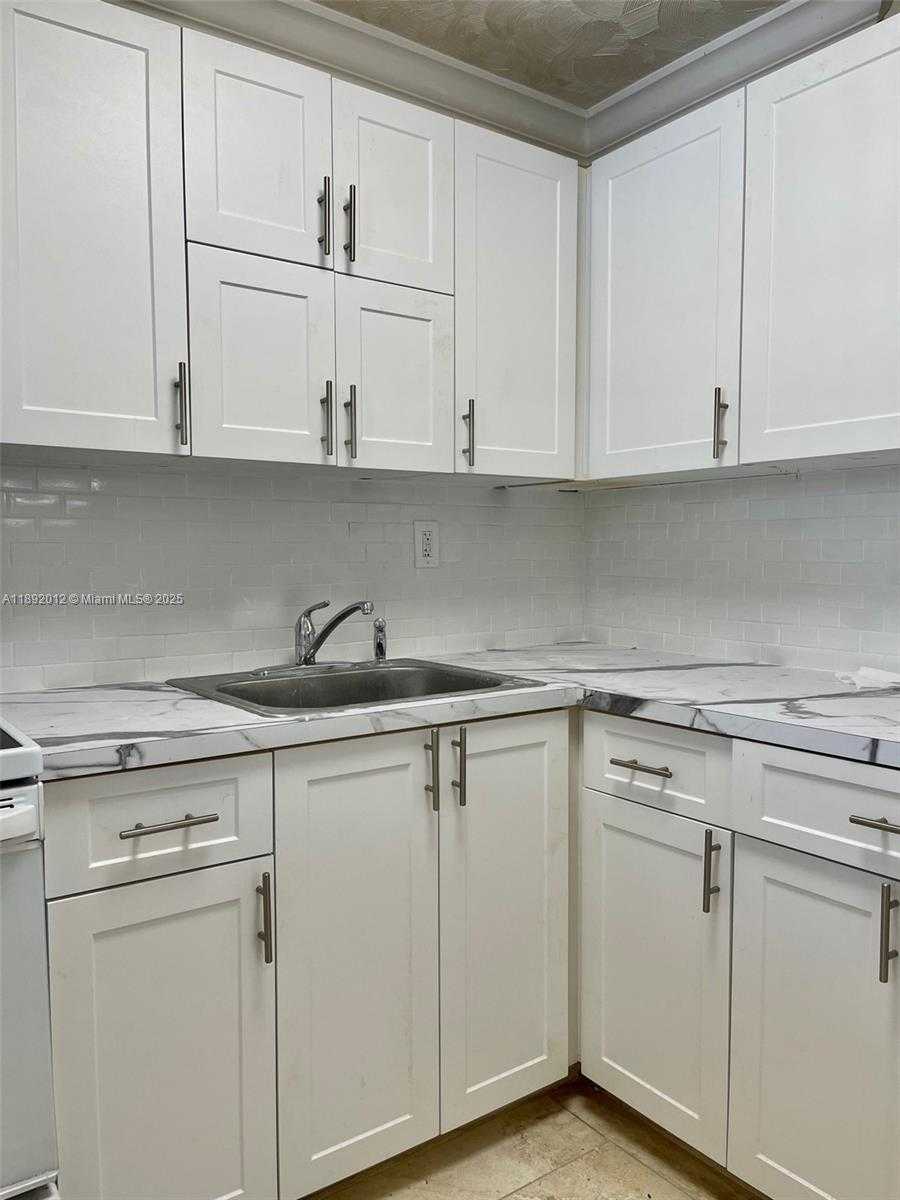 Small Image of 1725 WEST 60TH ST #F304, Hialeah Number 11