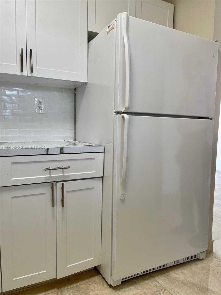 Small Image of 1725 WEST 60TH ST #F304, Hialeah Number 13