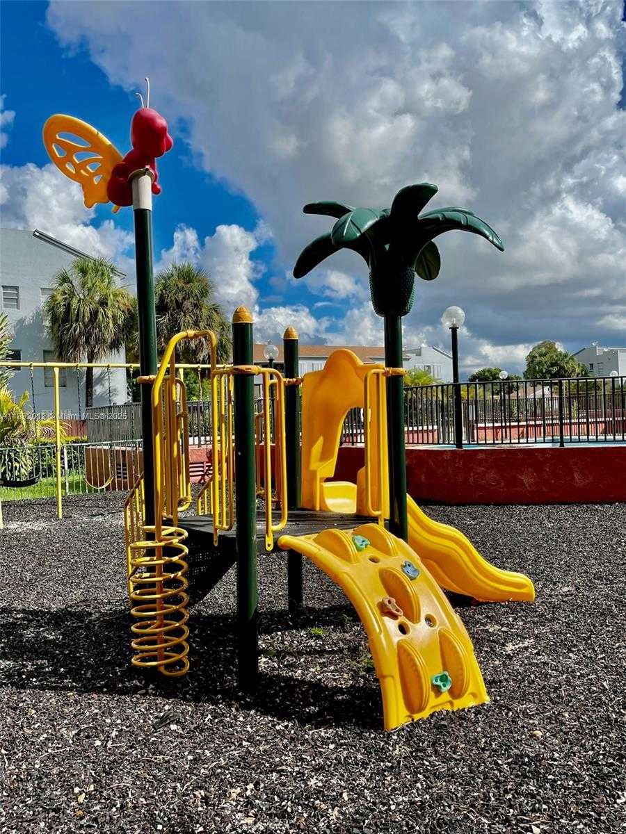 Small Image of 1725 WEST 60TH ST #F304, Hialeah Number 24
