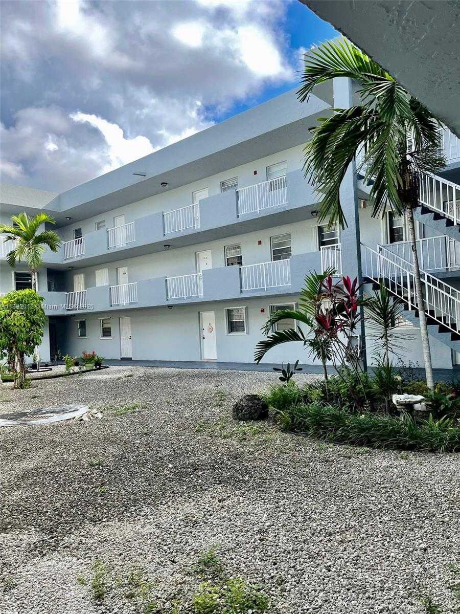 Small Image of 1725 WEST 60TH ST #F304, Hialeah Number 3