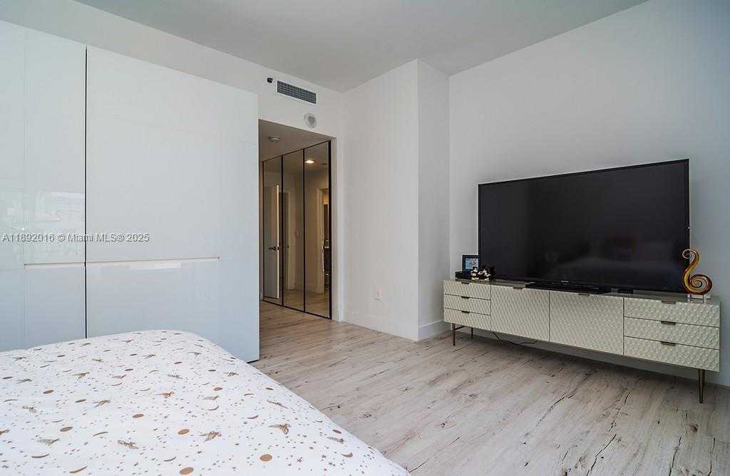 Small Image of 3500 ISLAND BLVD #DPH01, Aventura Number 34