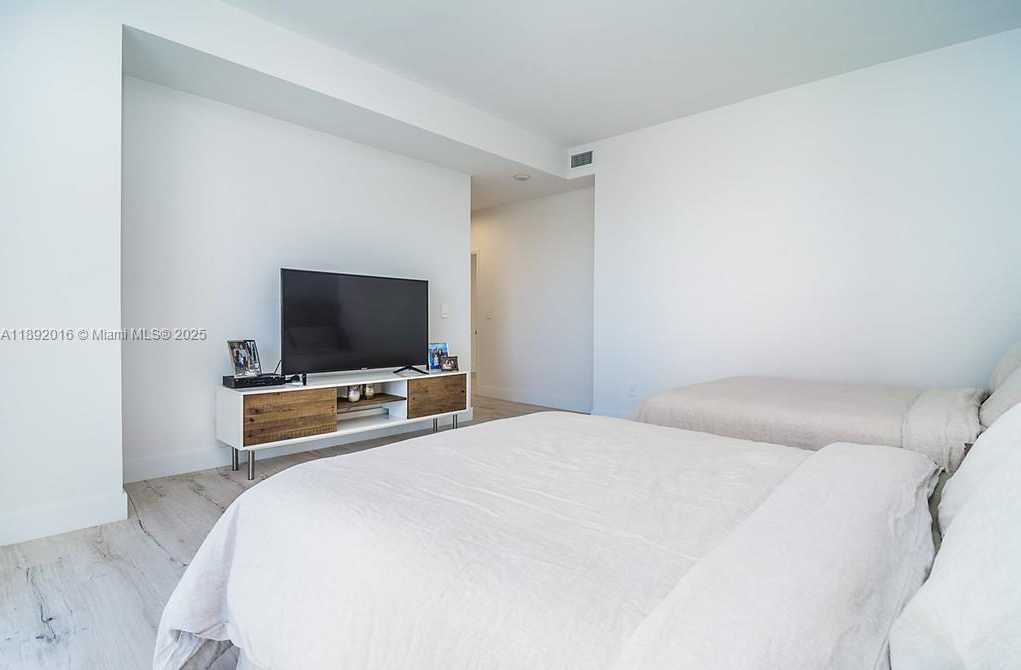 Small Image of 3500 ISLAND BLVD #DPH01, Aventura Number 37