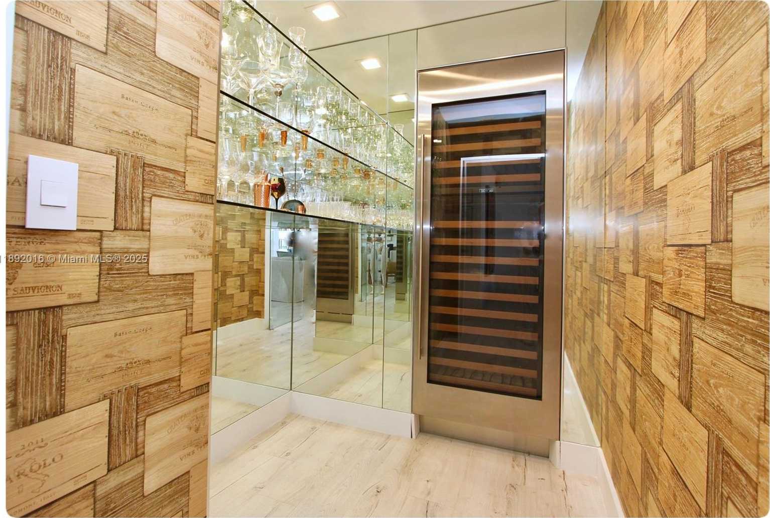 Small Image of 3500 ISLAND BLVD #DPH01, Aventura Number 9