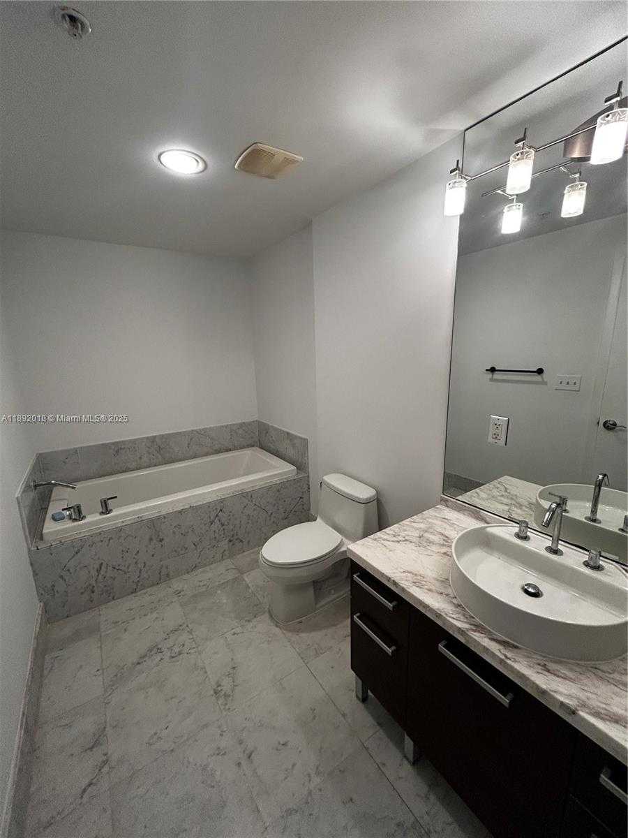 Small Image of 253 NORTH EAST 2ND ST #2806, Miami Number 11