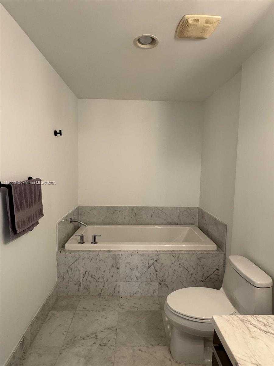 Small Image of 253 NORTH EAST 2ND ST #2806, Miami Number 6