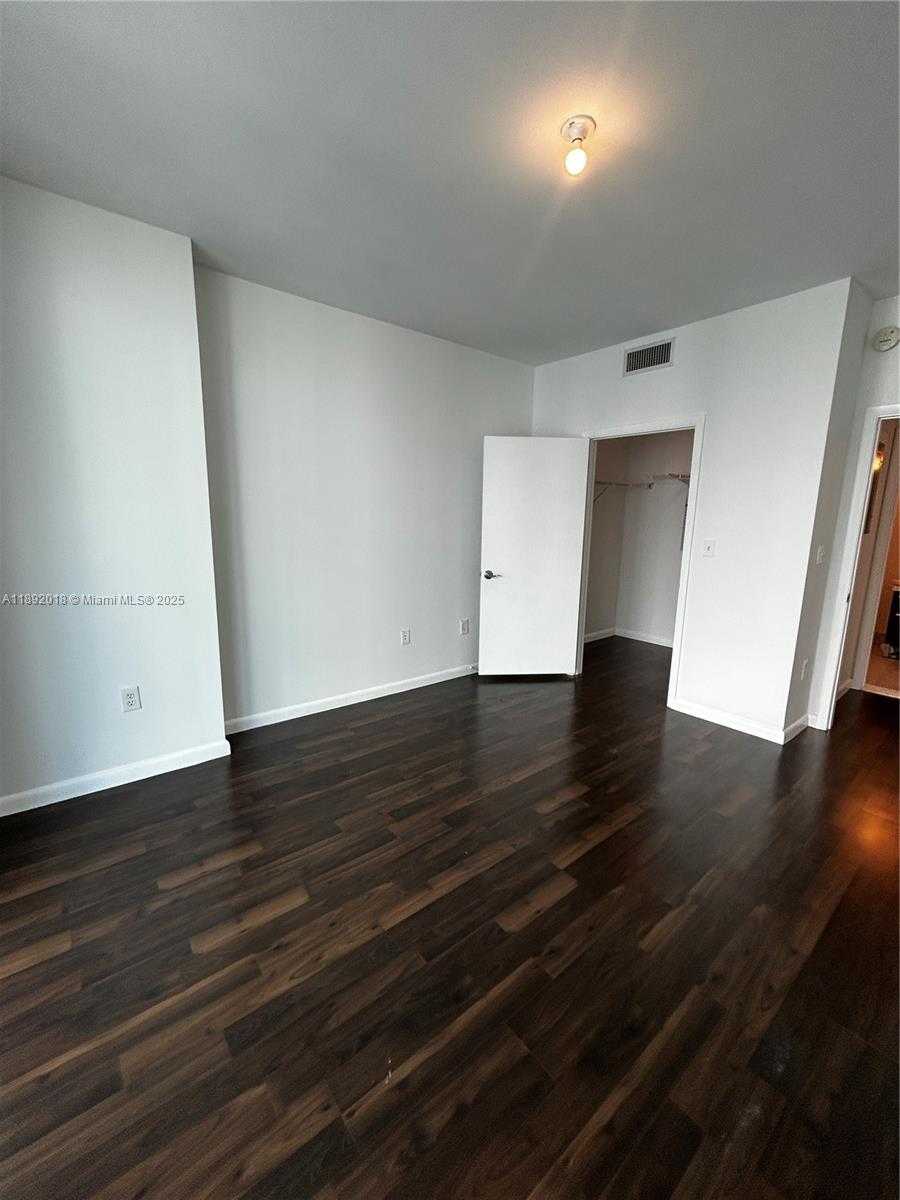 Small Image of 253 NORTH EAST 2ND ST #2806, Miami Number 9