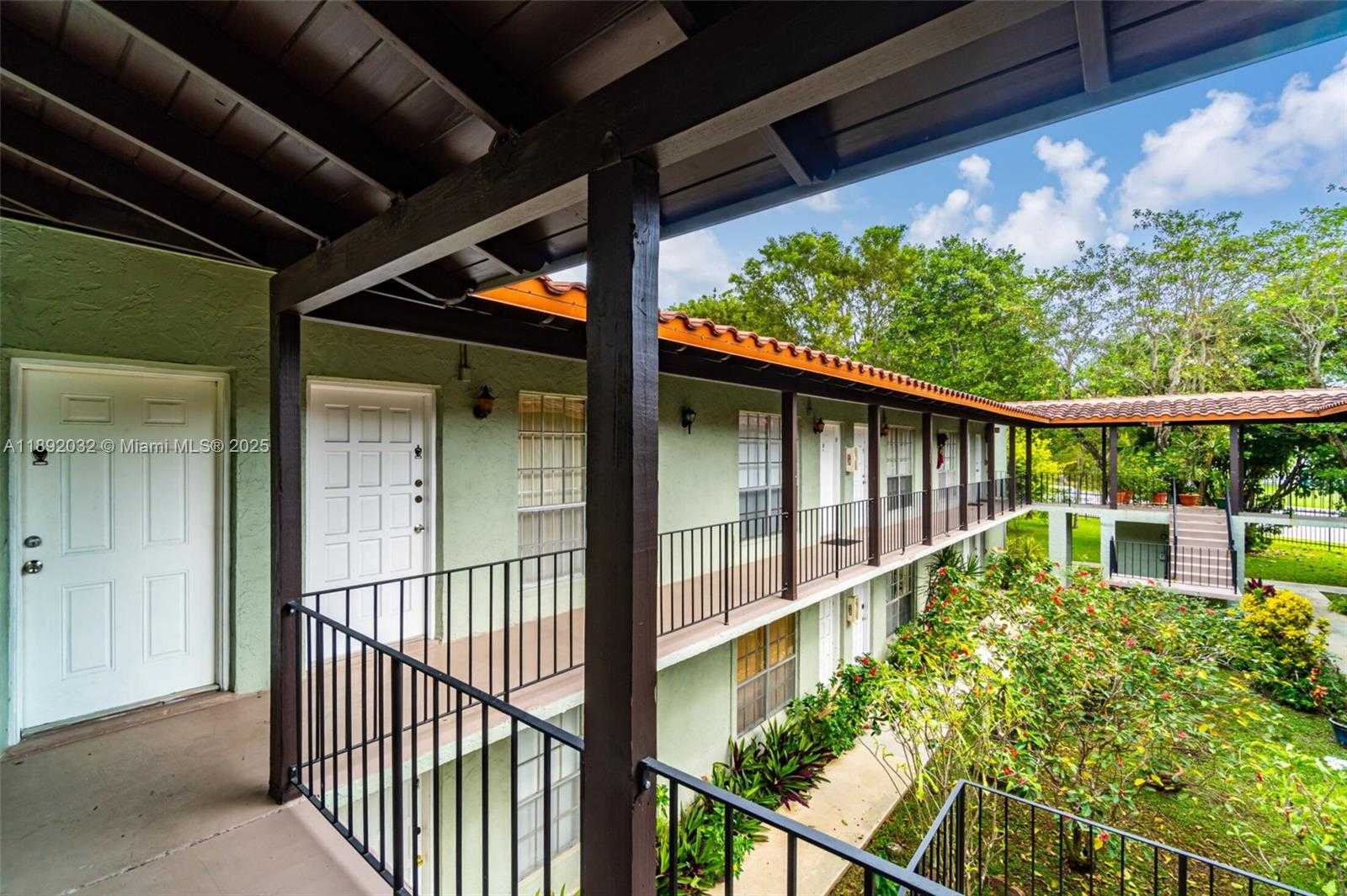 Small Image of Miami Number 2
