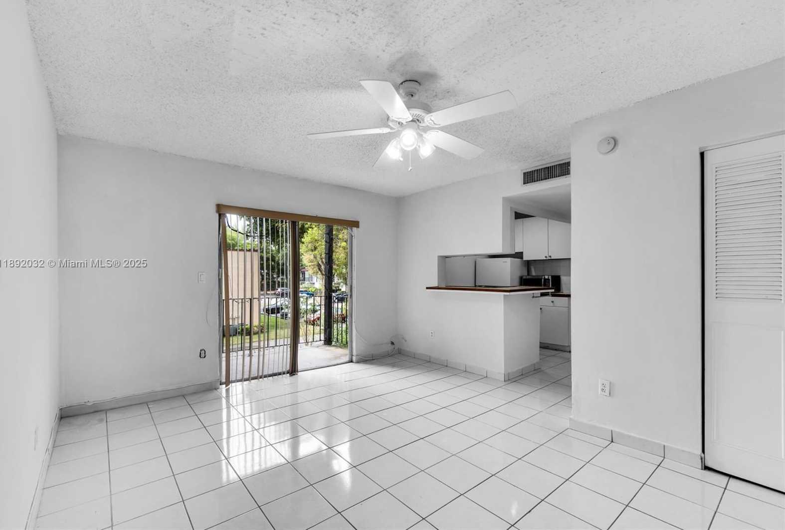 Small Image of Miami Number 3